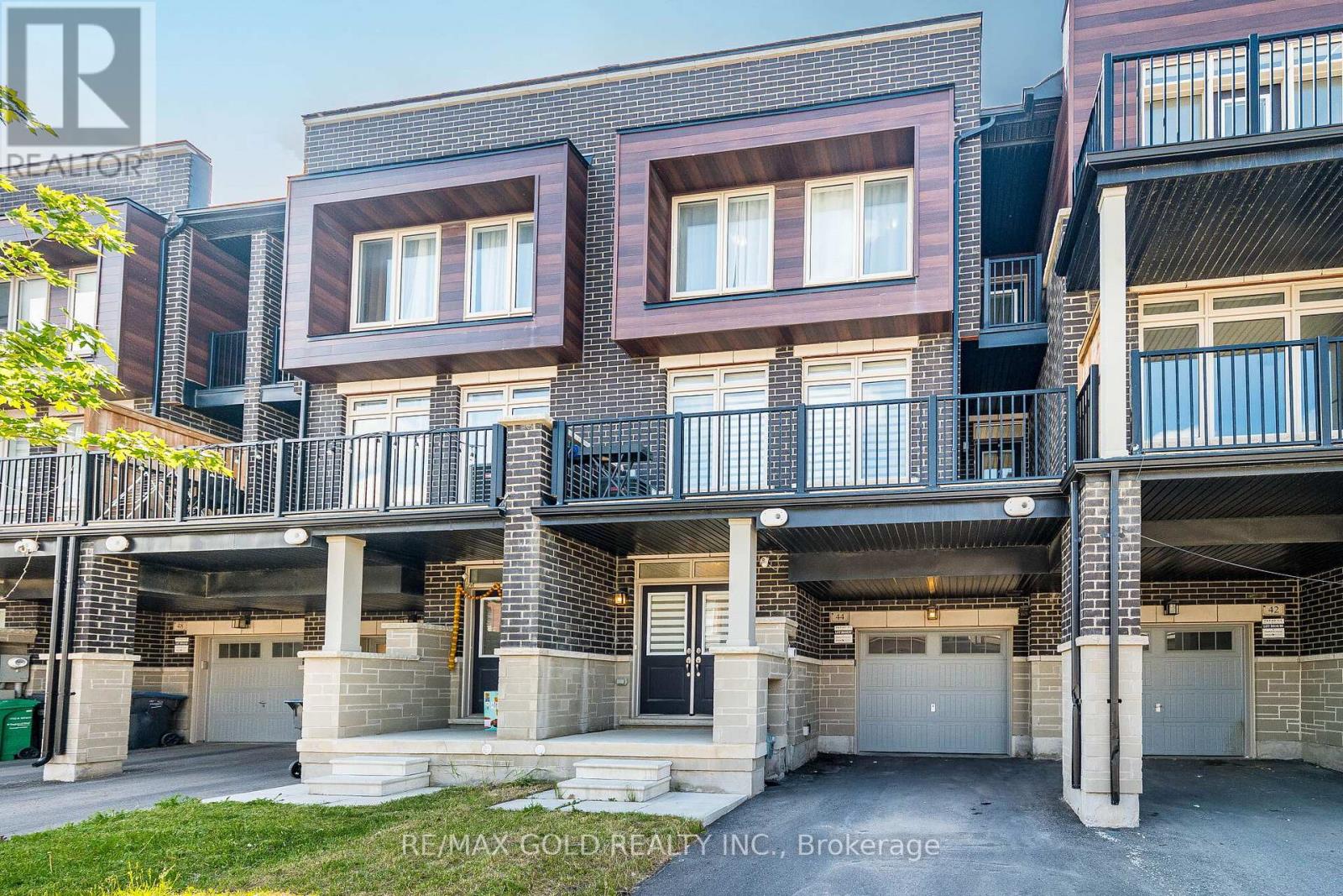 44 DONALD FICHT CRESCENT Property Photo 1
