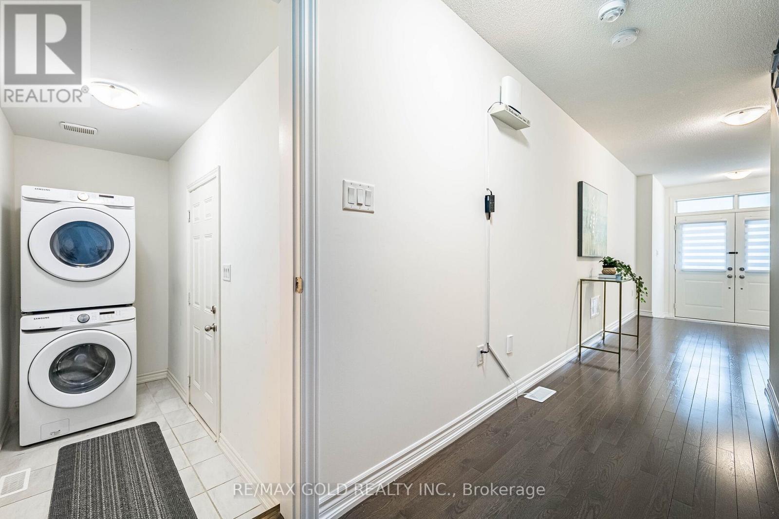 44 Donald Ficht Crescent Property Photo 13