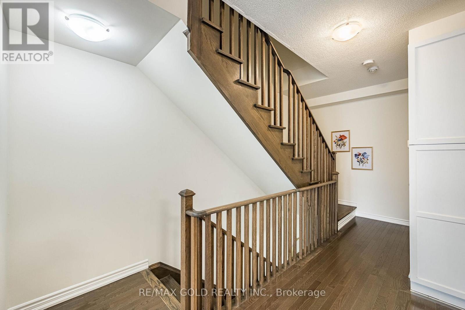 44 Donald Ficht Crescent Property Photo 14
