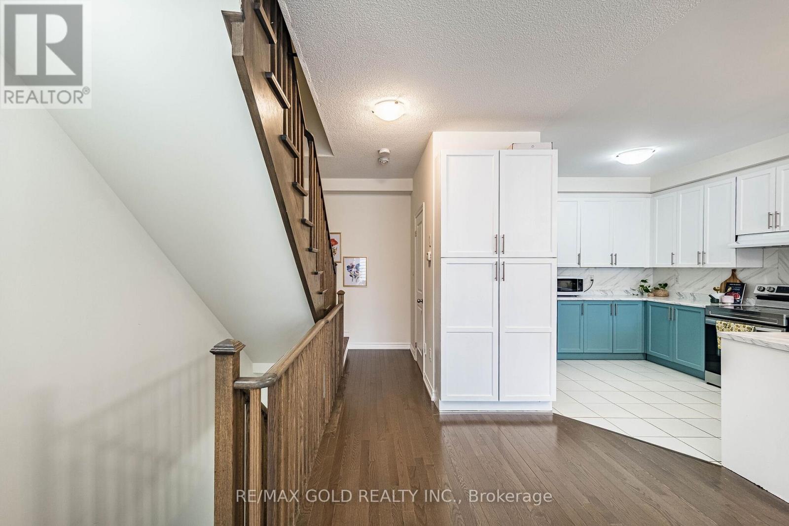 44 Donald Ficht Crescent Property Photo 15