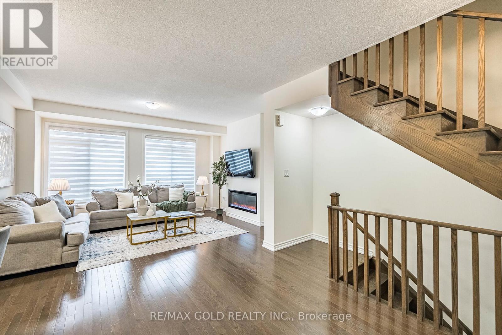 44 Donald Ficht Crescent Property Photo 16