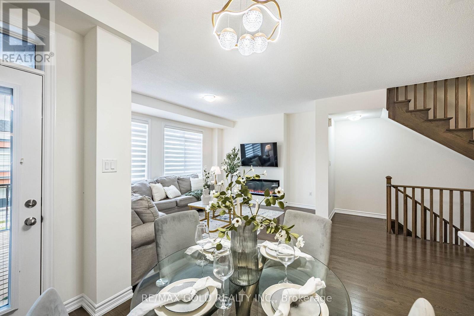 44 Donald Ficht Crescent Property Photo 19