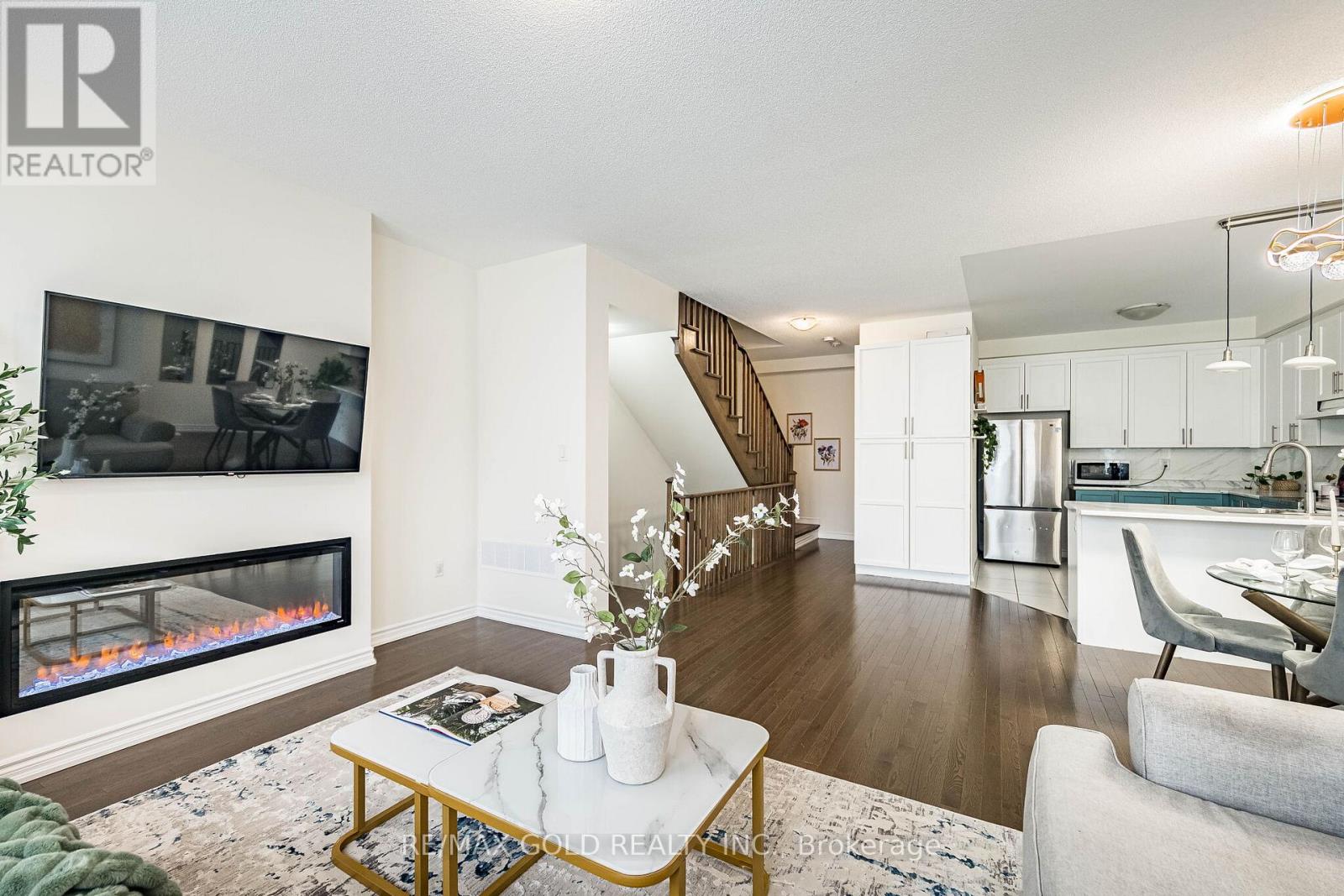 44 Donald Ficht Crescent Property Photo 21