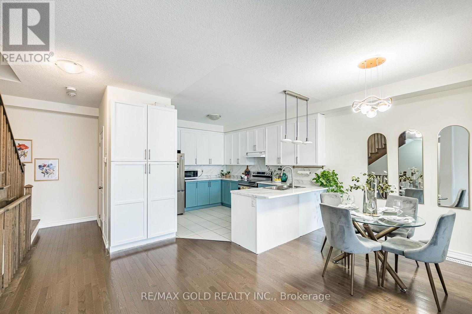 44 Donald Ficht Crescent Property Photo 22