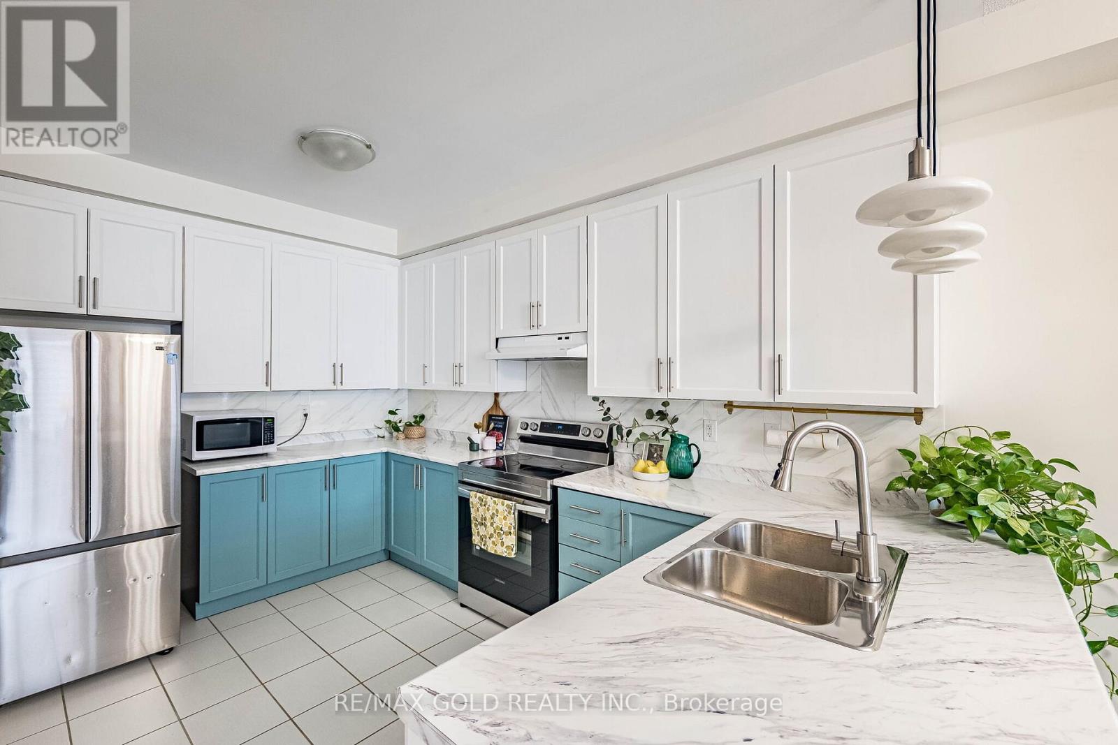 44 Donald Ficht Crescent Property Photo 25