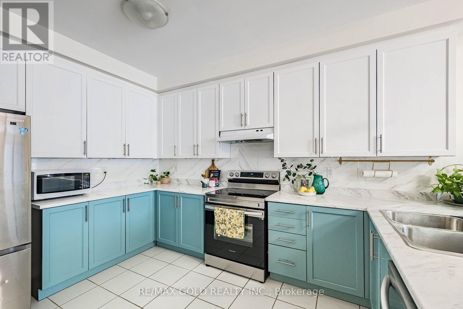 44 Donald Ficht Crescent Property Photo 26