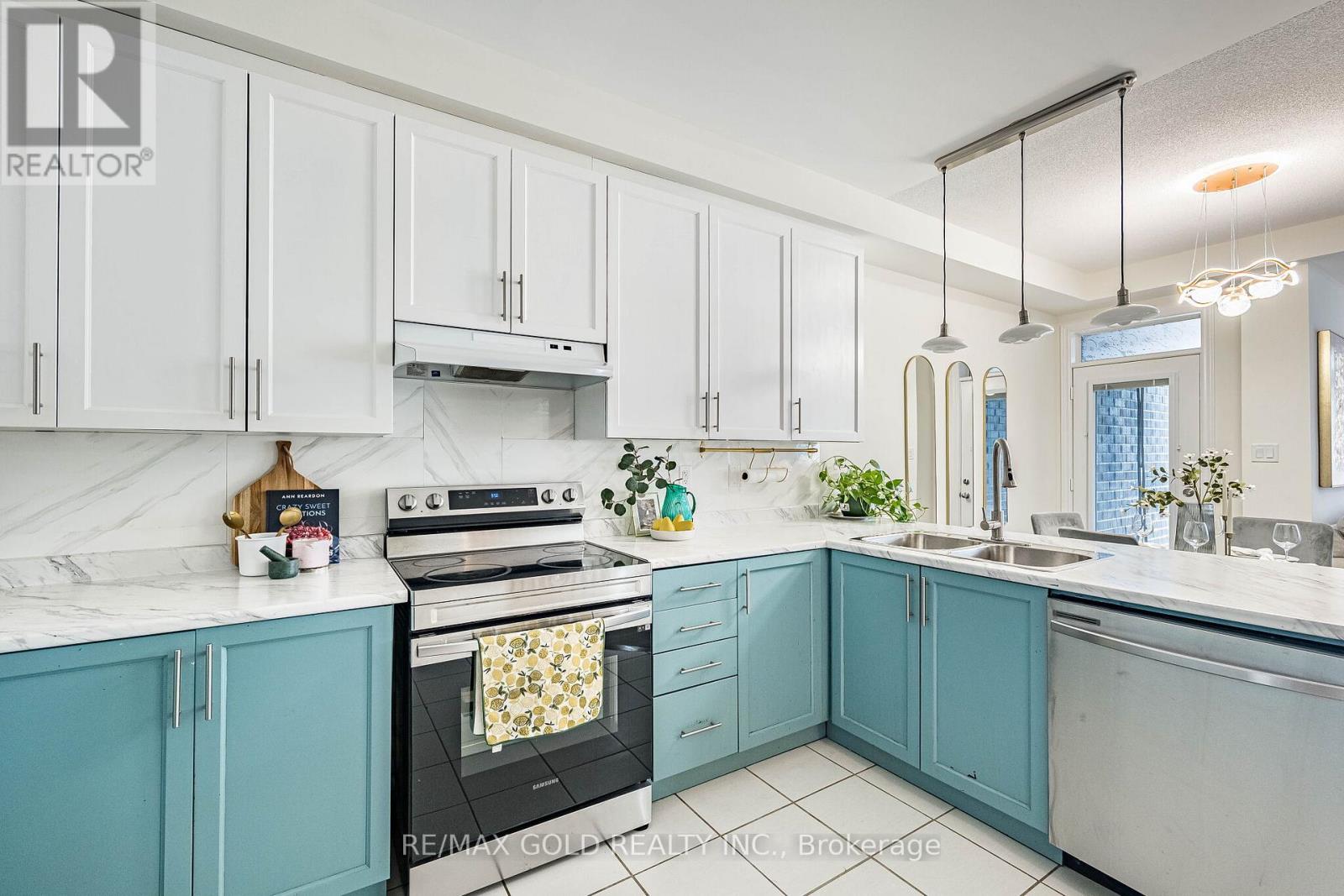 44 Donald Ficht Crescent Property Photo 28