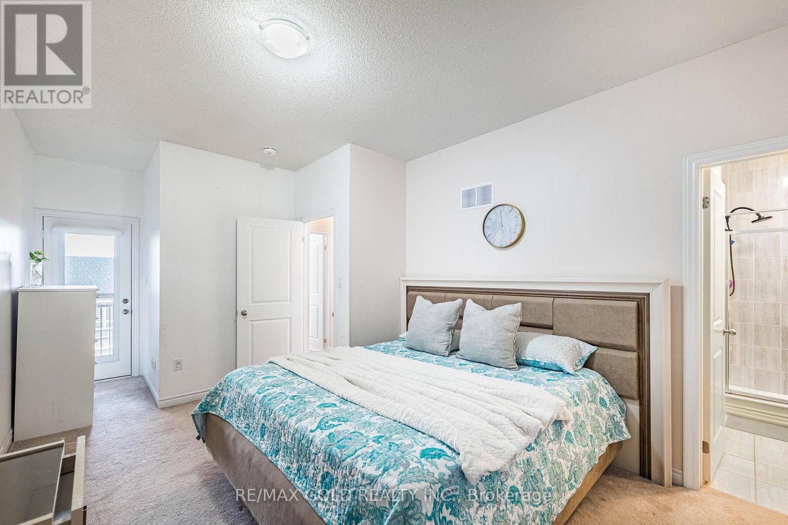 44 Donald Ficht Crescent Property Photo 37
