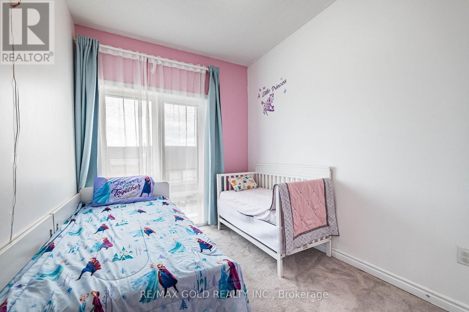 44 Donald Ficht Crescent Property Photo 40
