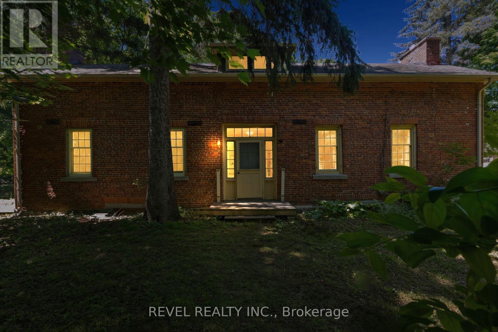 41 MILL STREET Property Photo 1