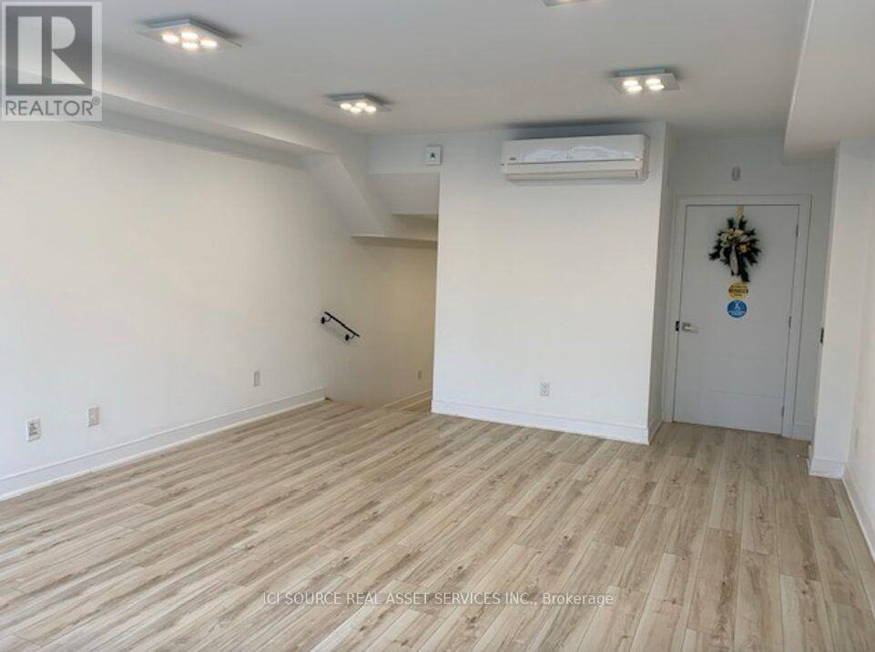 553 Lakeshore Road E Property Photo 5