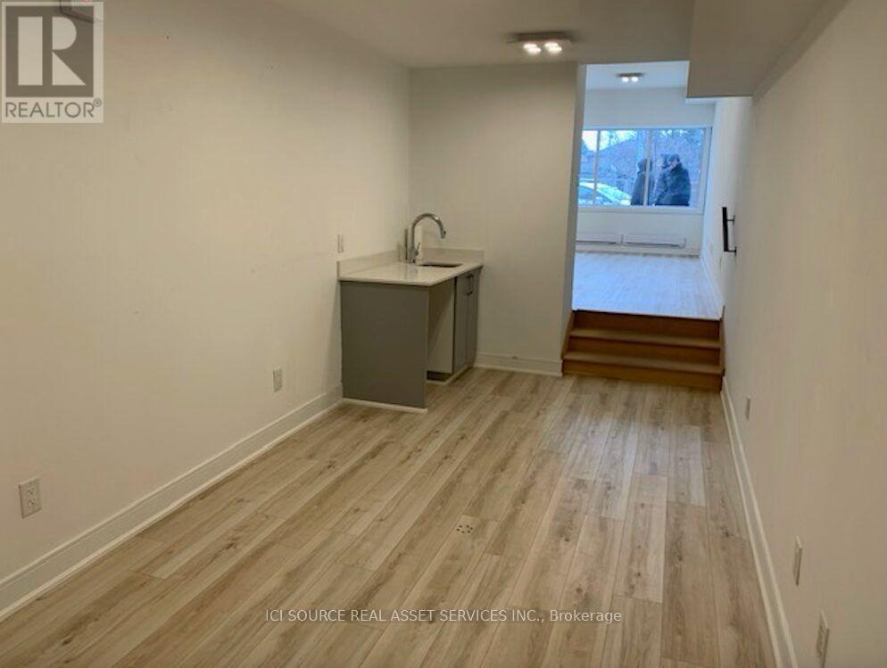 553 Lakeshore Road E Property Photo 7