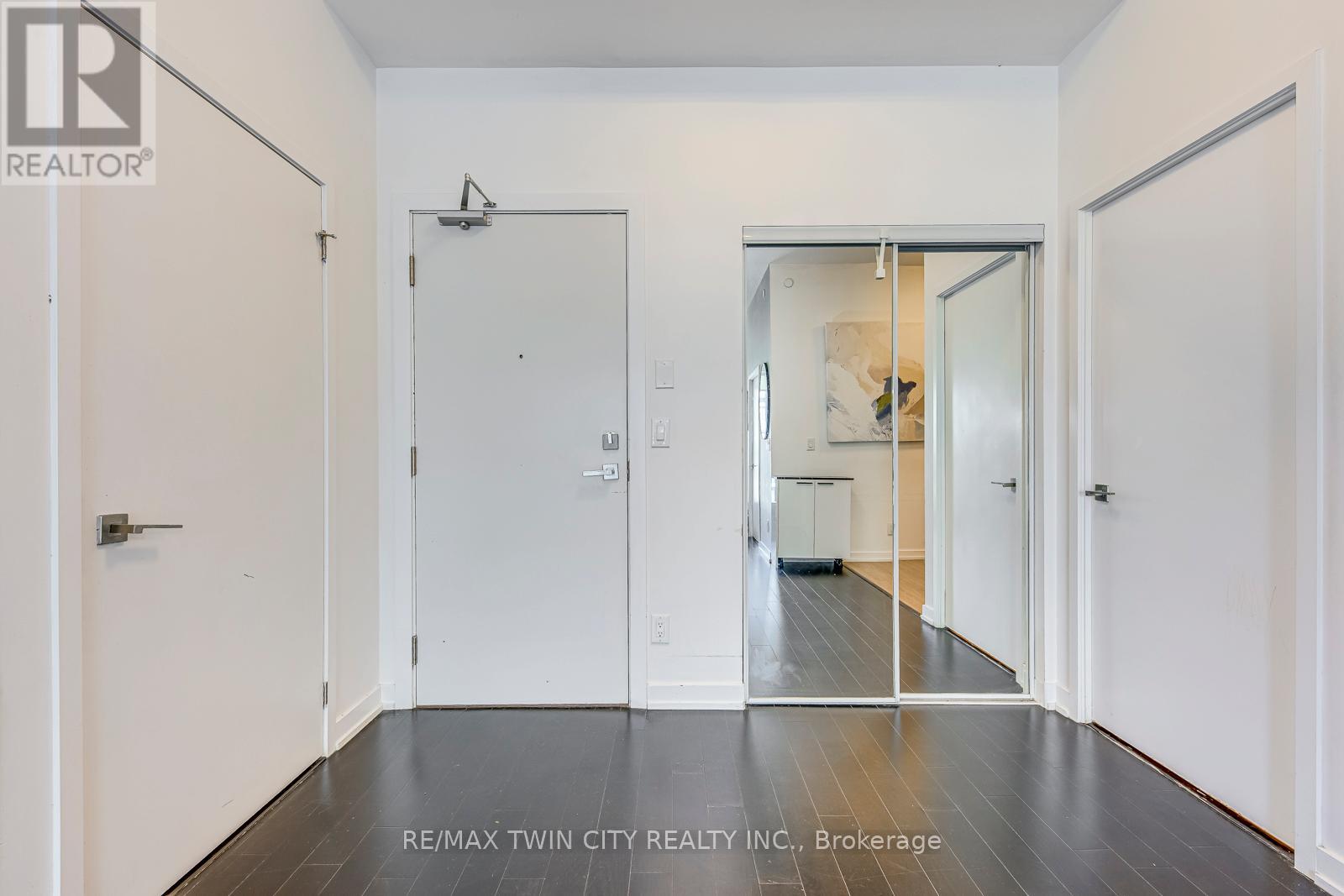511 - 510 Curran Place Property Photo 9