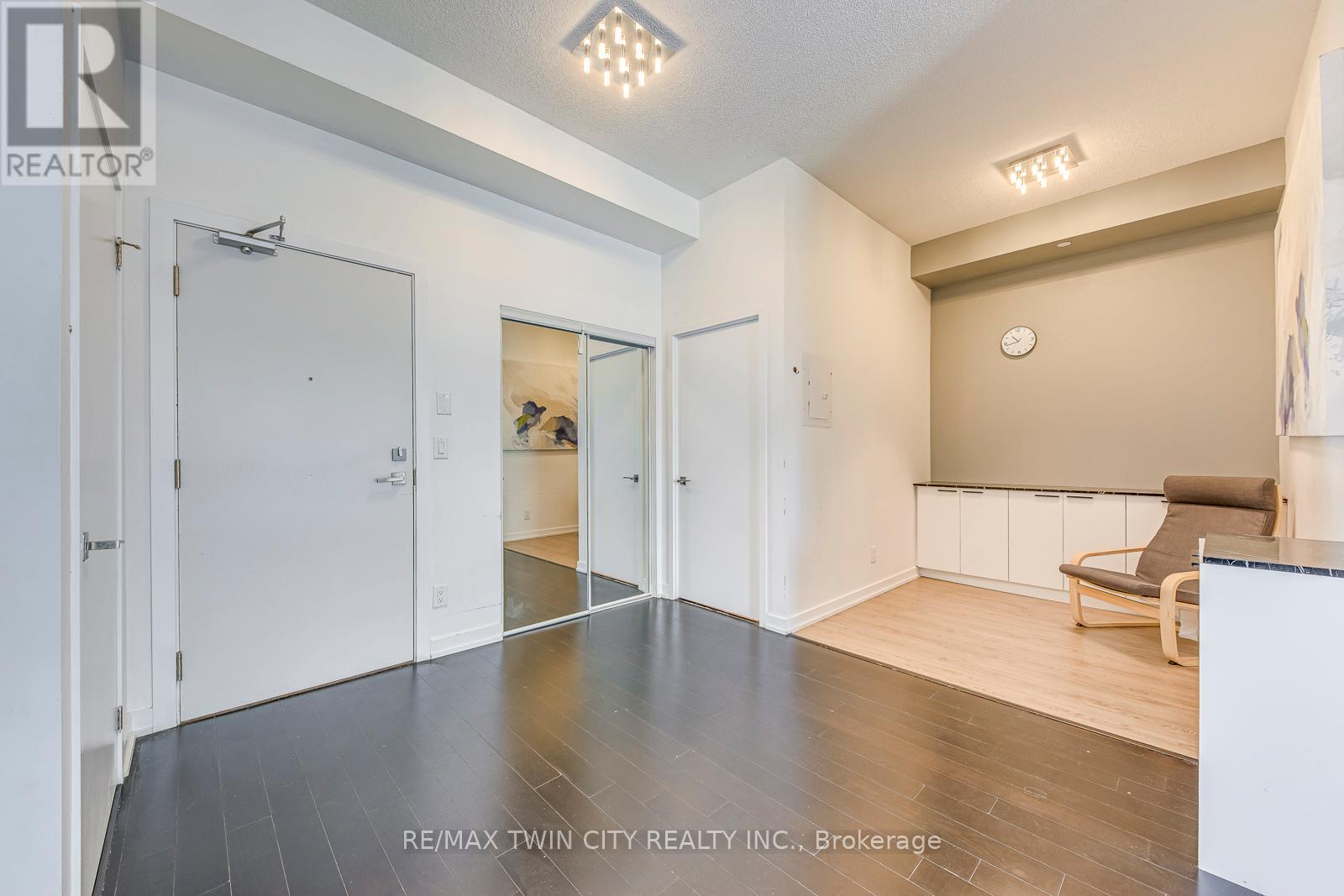 511 - 510 Curran Place Property Photo 10