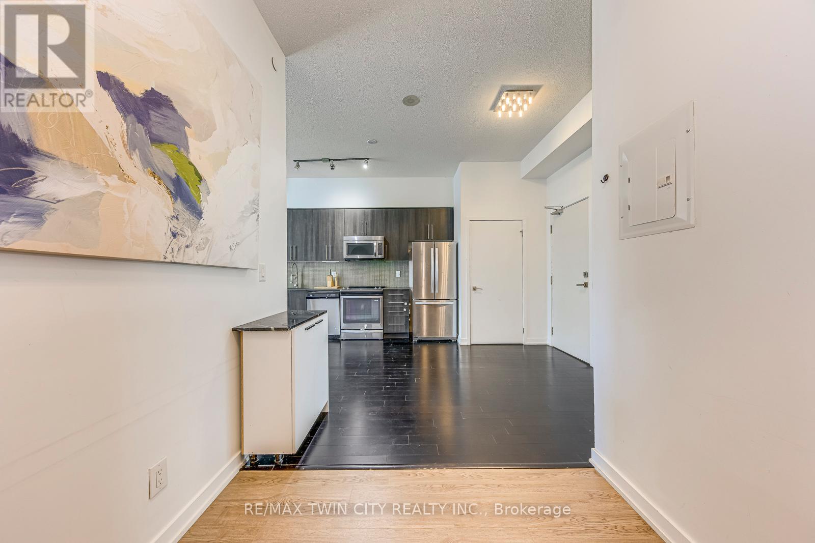 511 - 510 Curran Place Property Photo 13