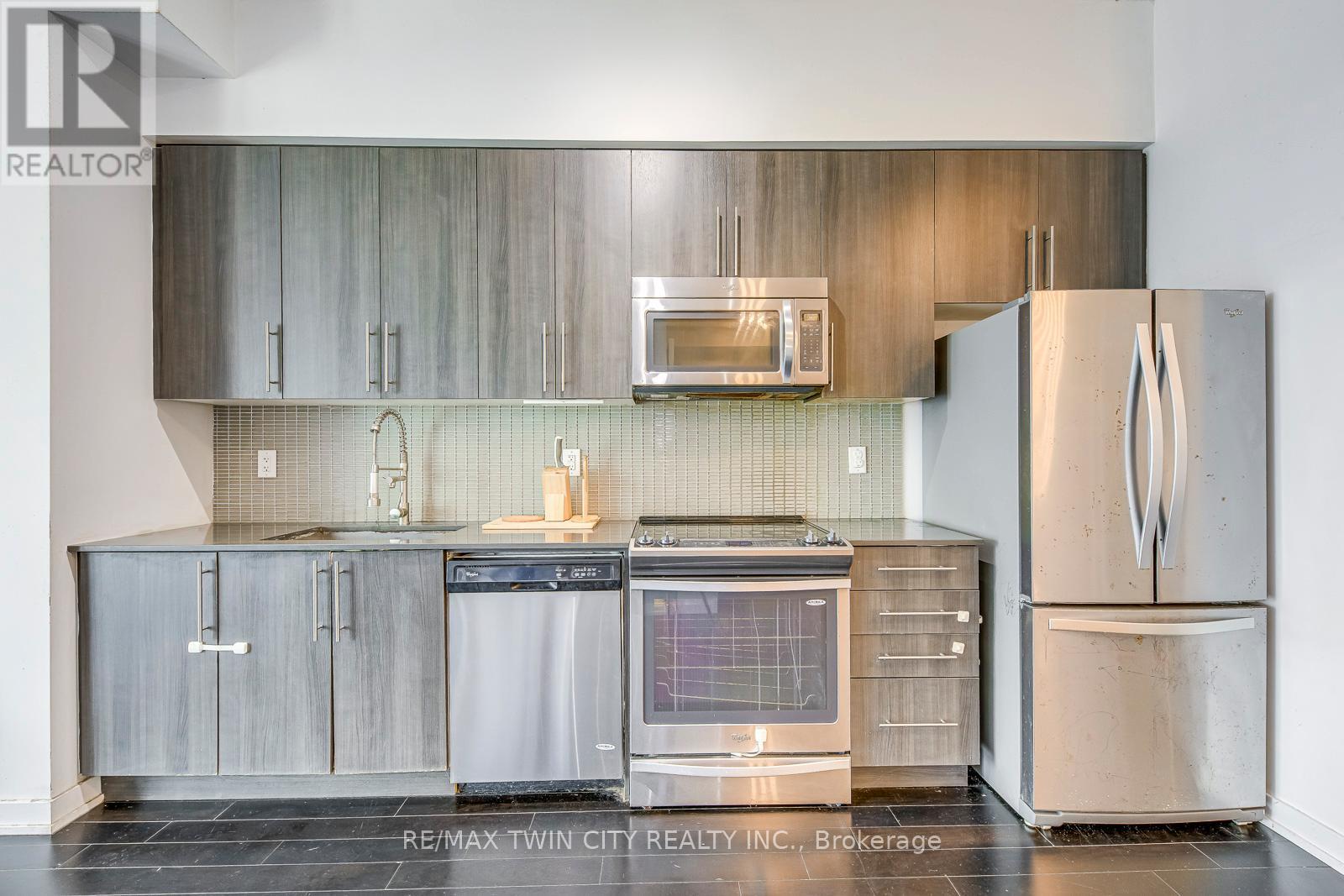 511 - 510 Curran Place Property Photo 17