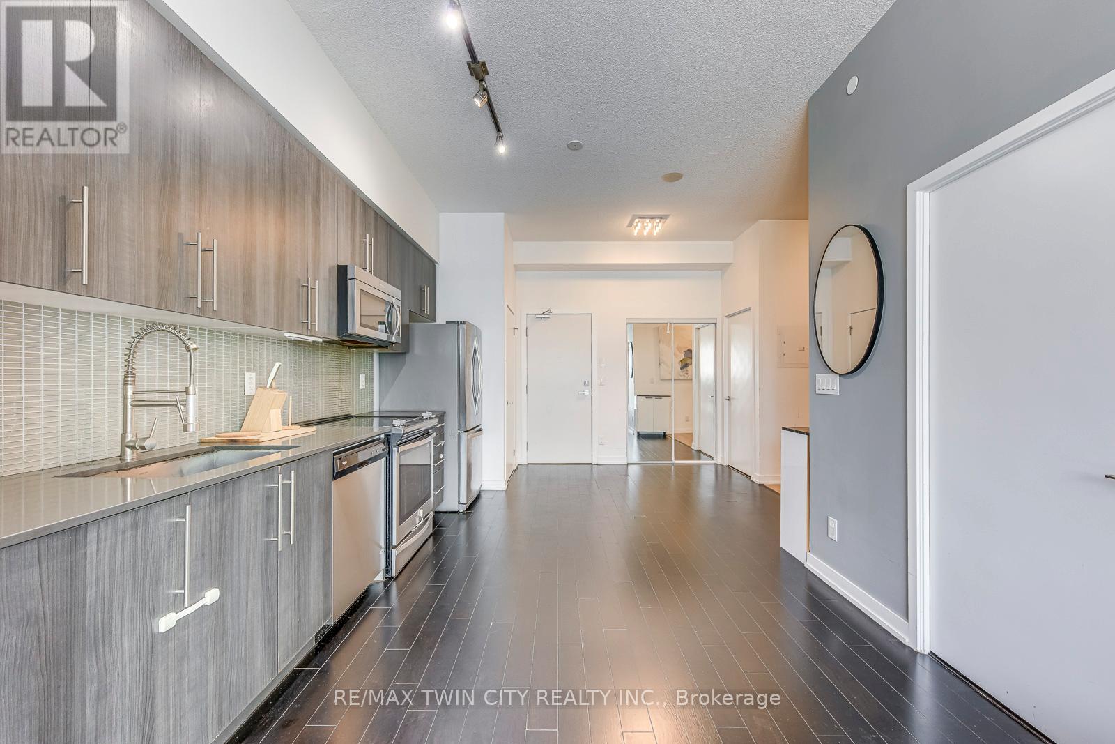 511 - 510 Curran Place Property Photo 18
