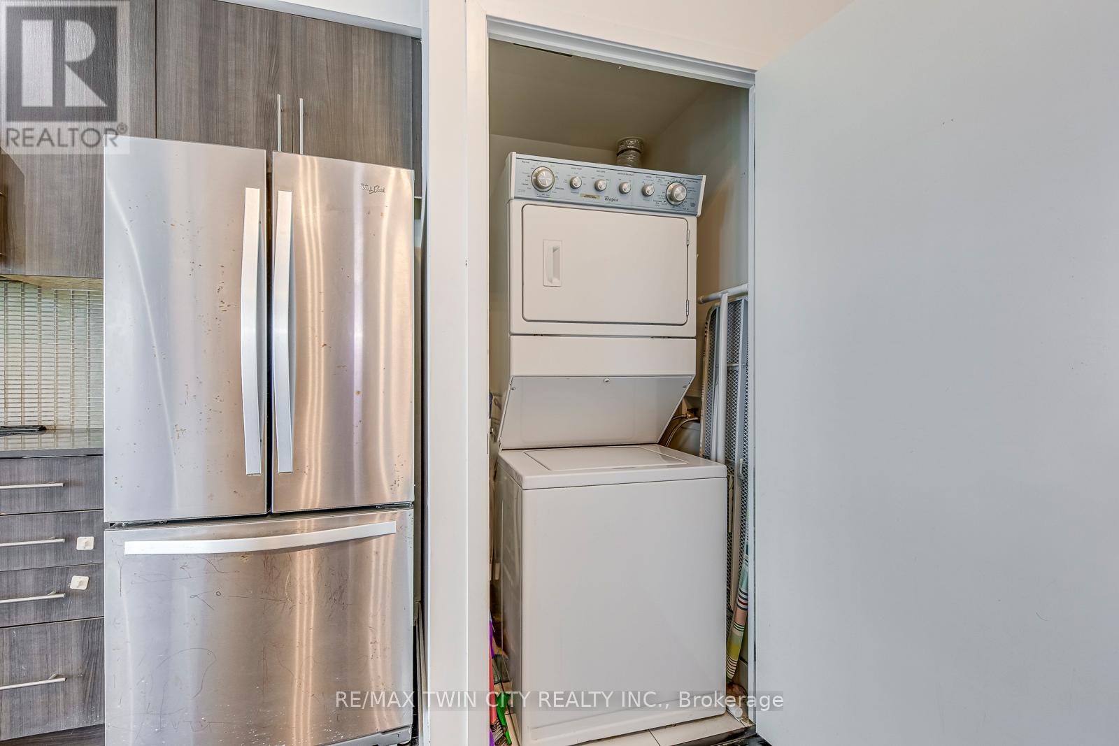 511 - 510 Curran Place Property Photo 29