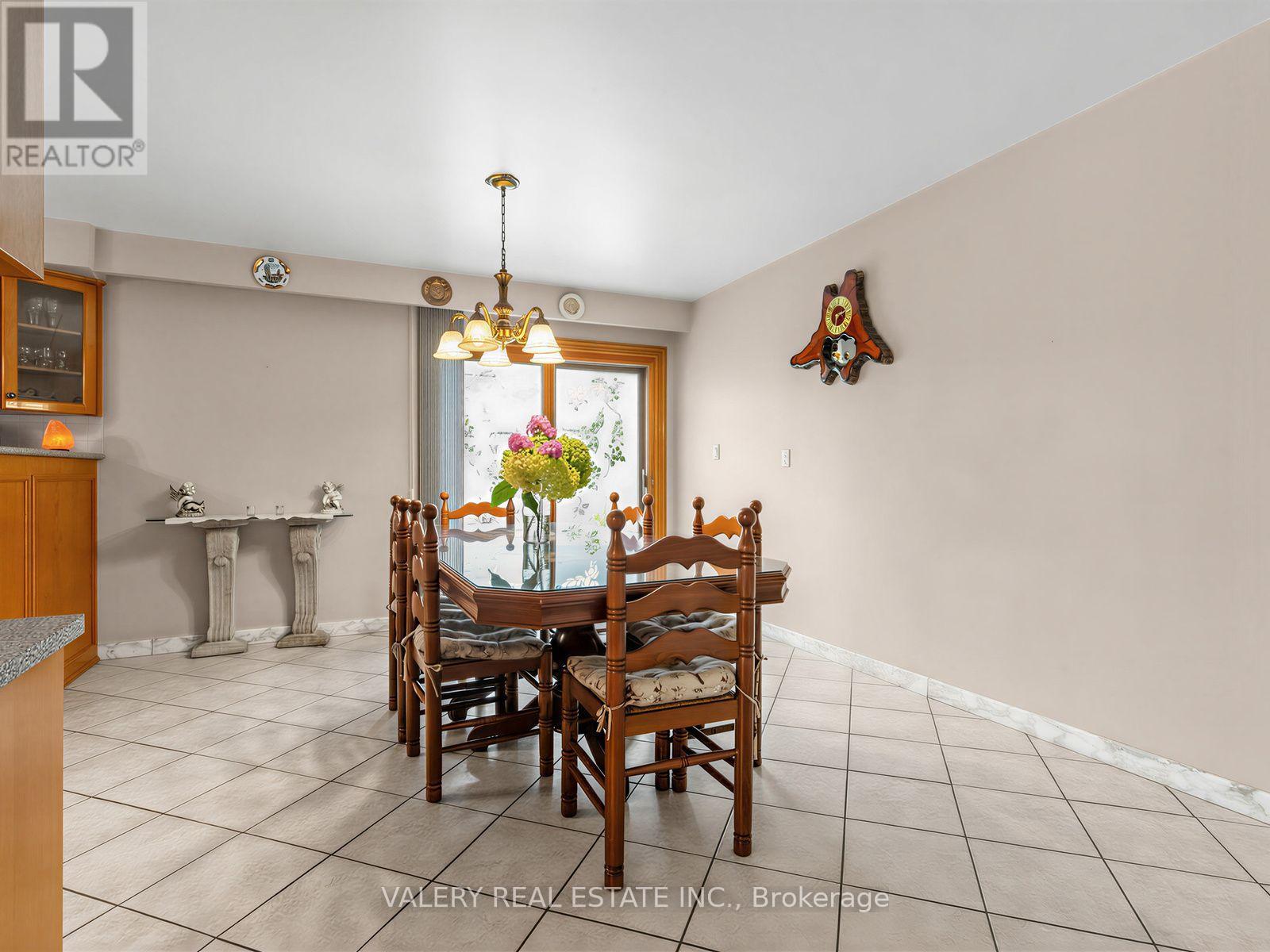 370 Maple Leaf Drive Property Photo 10