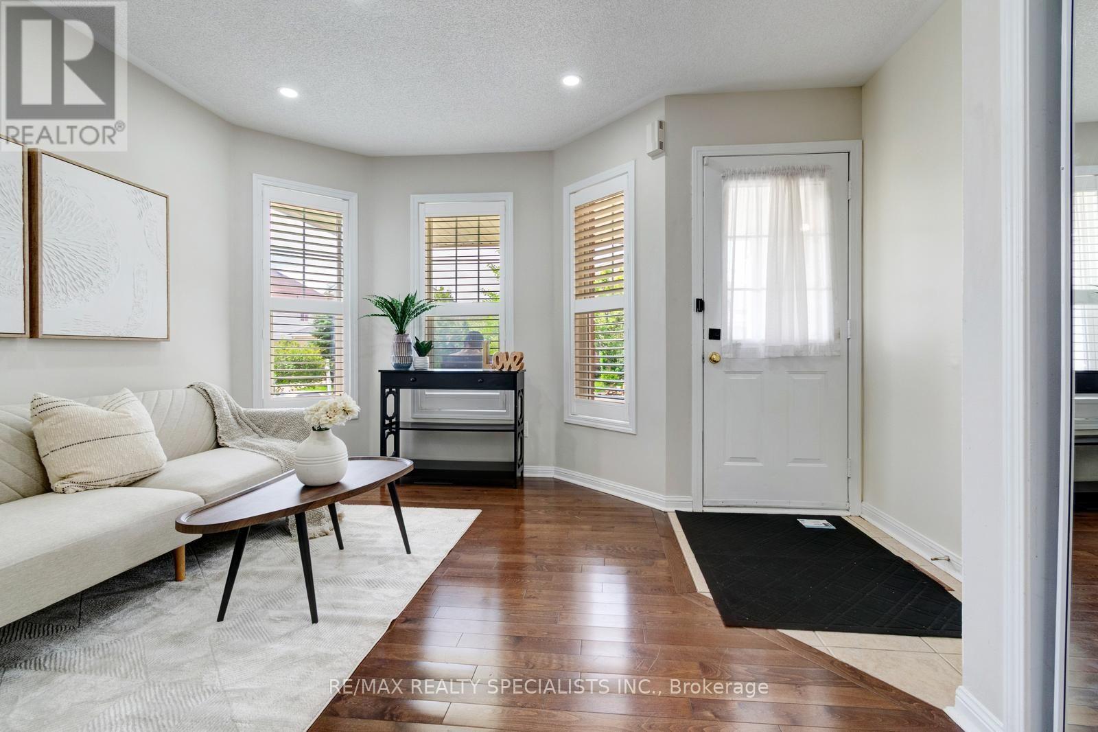38 SWEETWOOD CIRCLE Property Photo 1