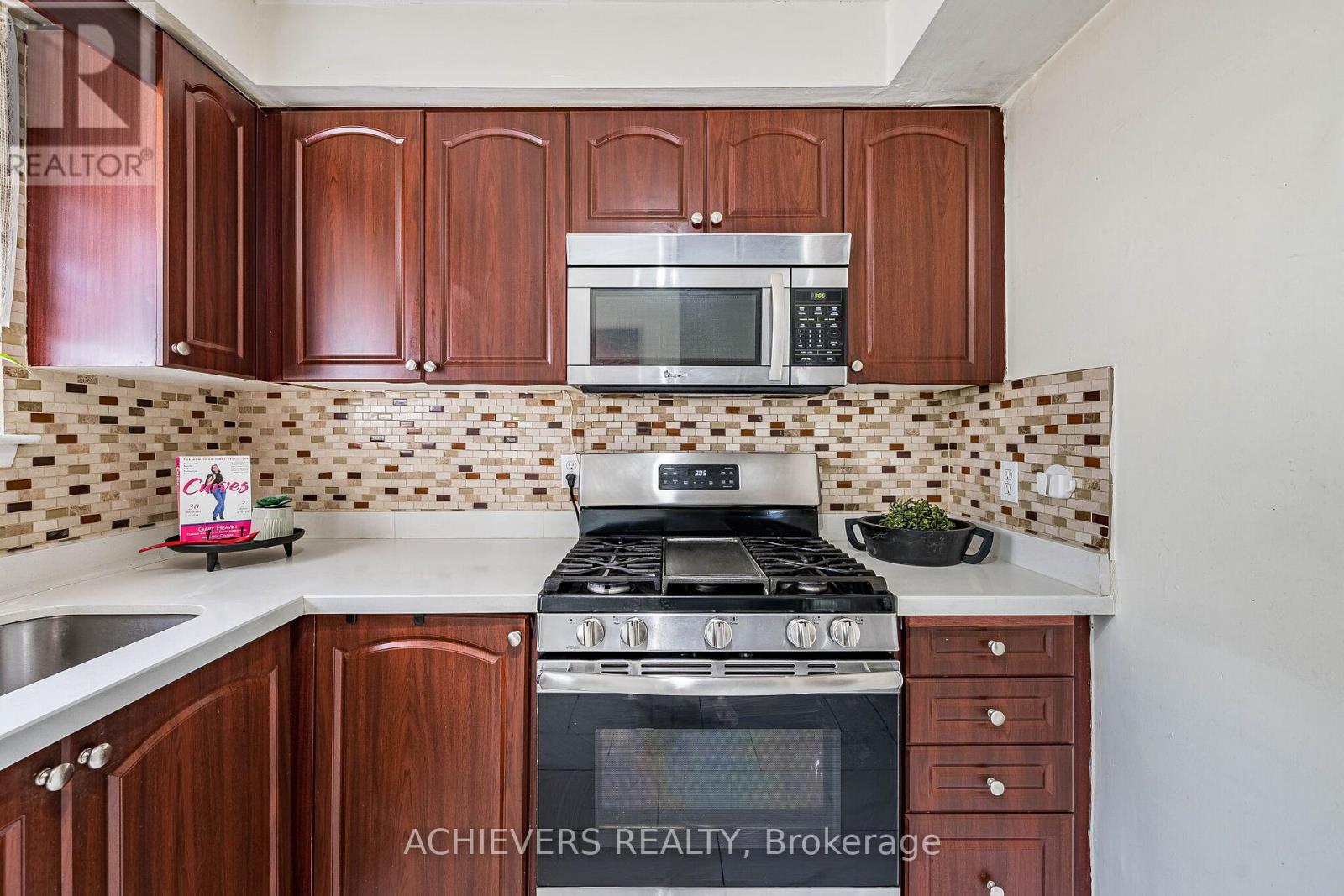 58 Archdekin Drive Property Photo 13