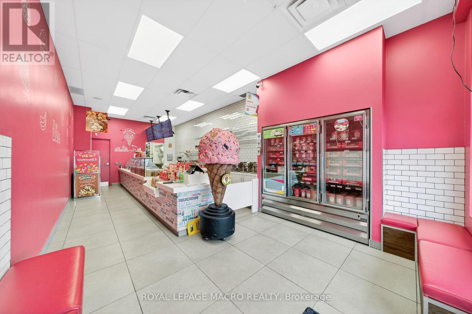 D9 - 380 Dundas Street E Property Photo 6