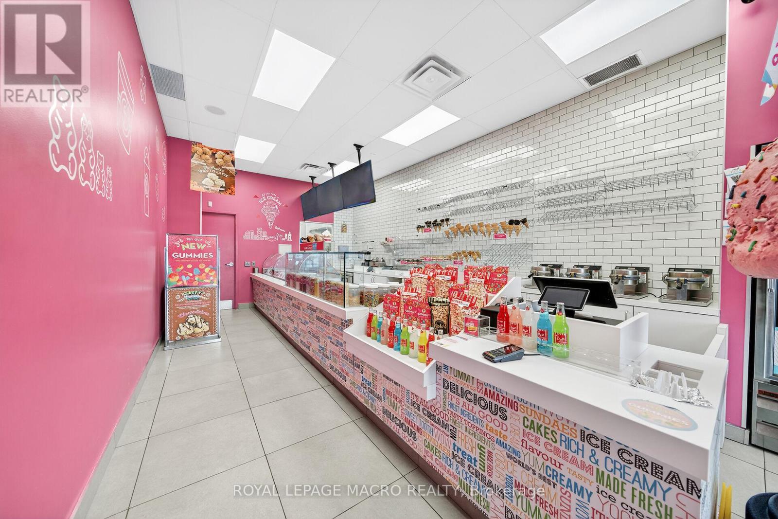 D9 - 380 Dundas Street E Property Photo 10