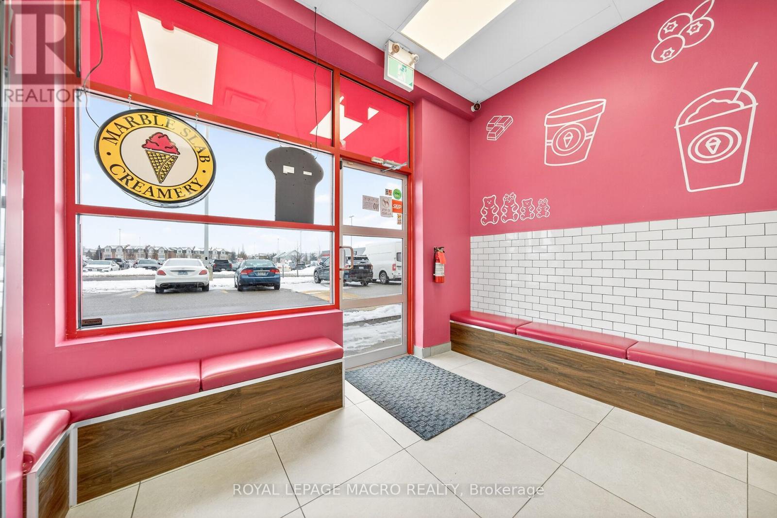 D9 - 380 Dundas Street E Property Photo 12