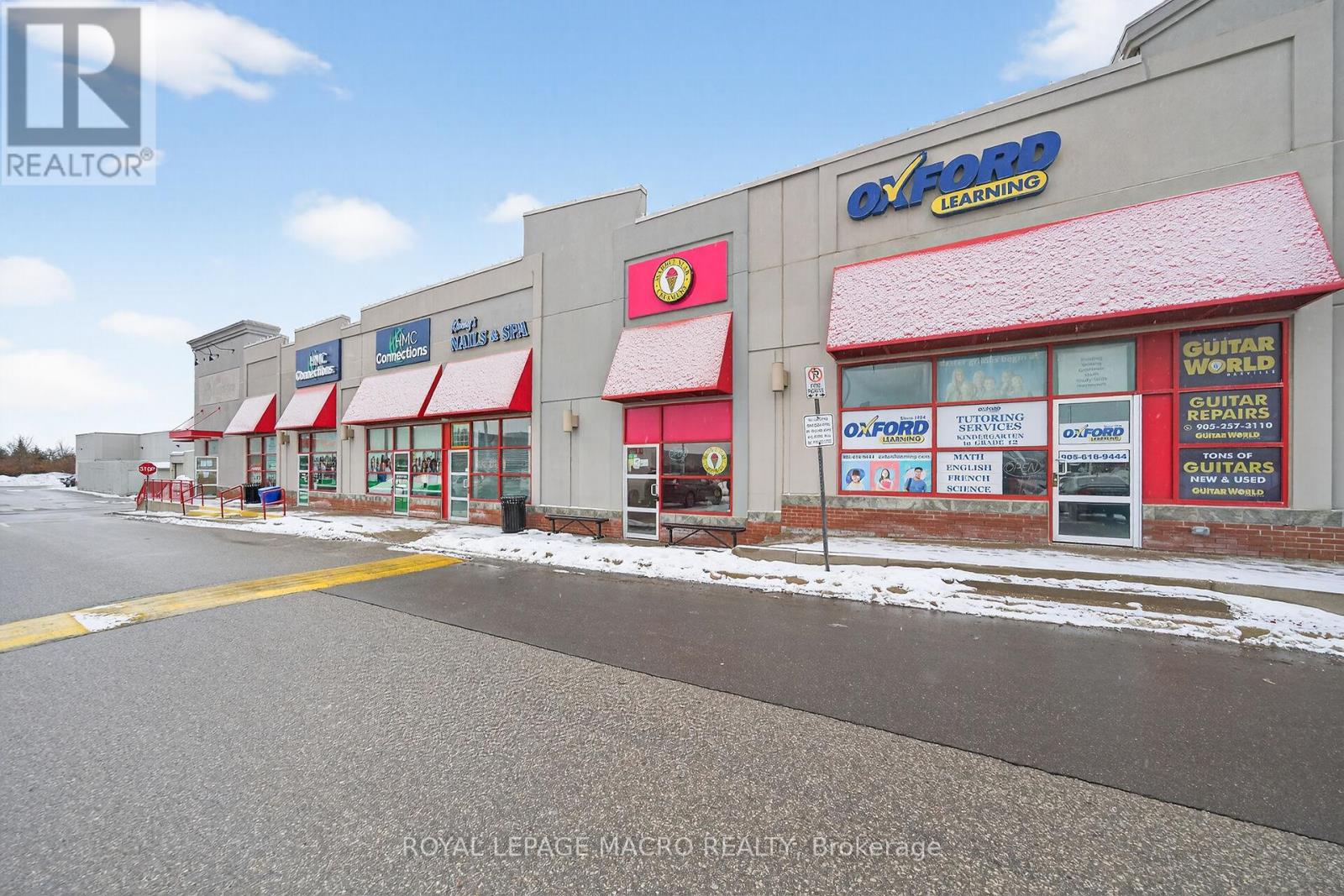 D9 - 380 Dundas Street E Property Photo 16