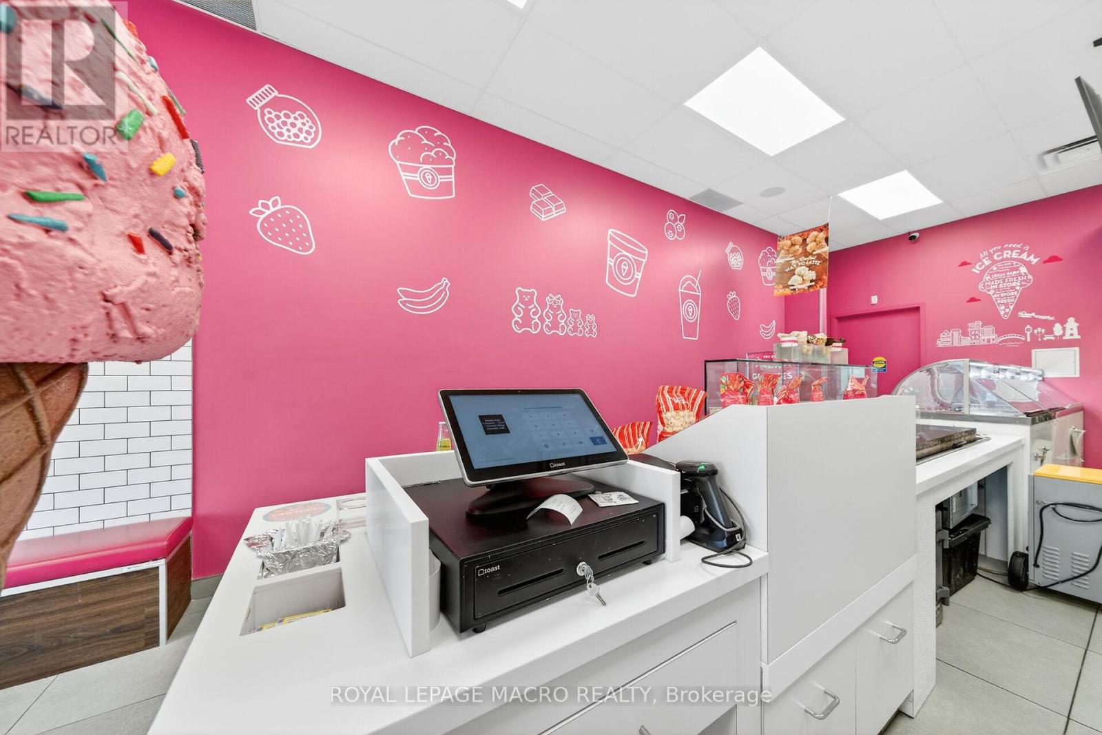 D9 - 380 Dundas Street E Property Photo 19
