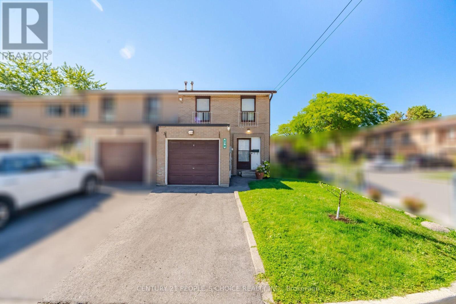 79 Fleetwood Crescent Property Photo 3