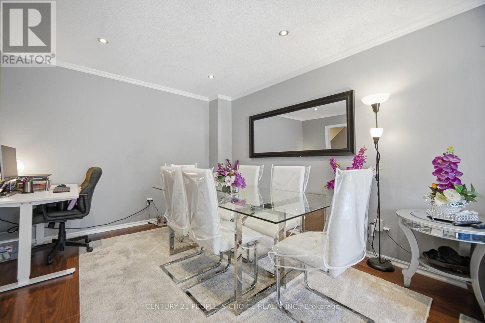 79 Fleetwood Crescent Property Photo 10