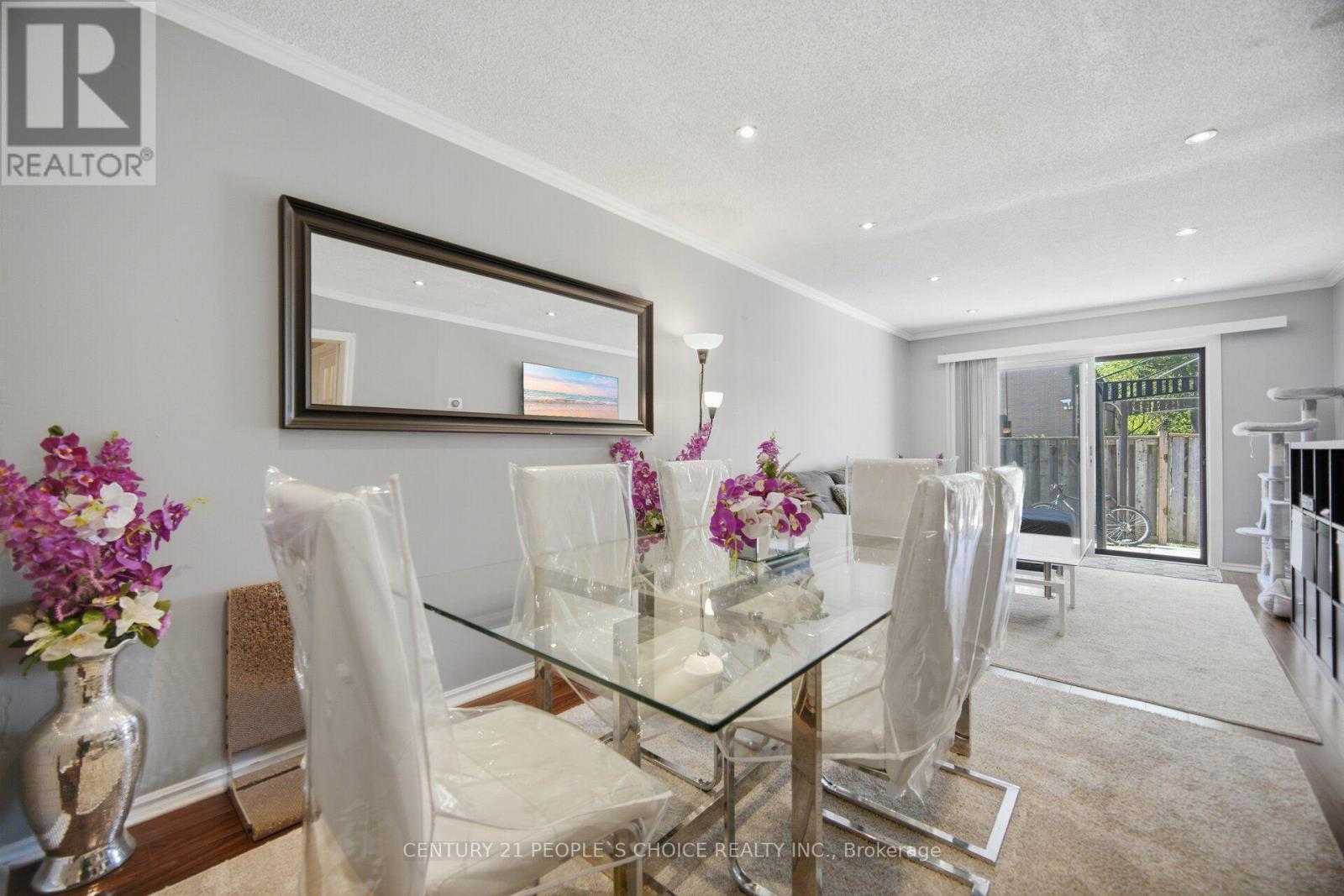 79 Fleetwood Crescent Property Photo 11