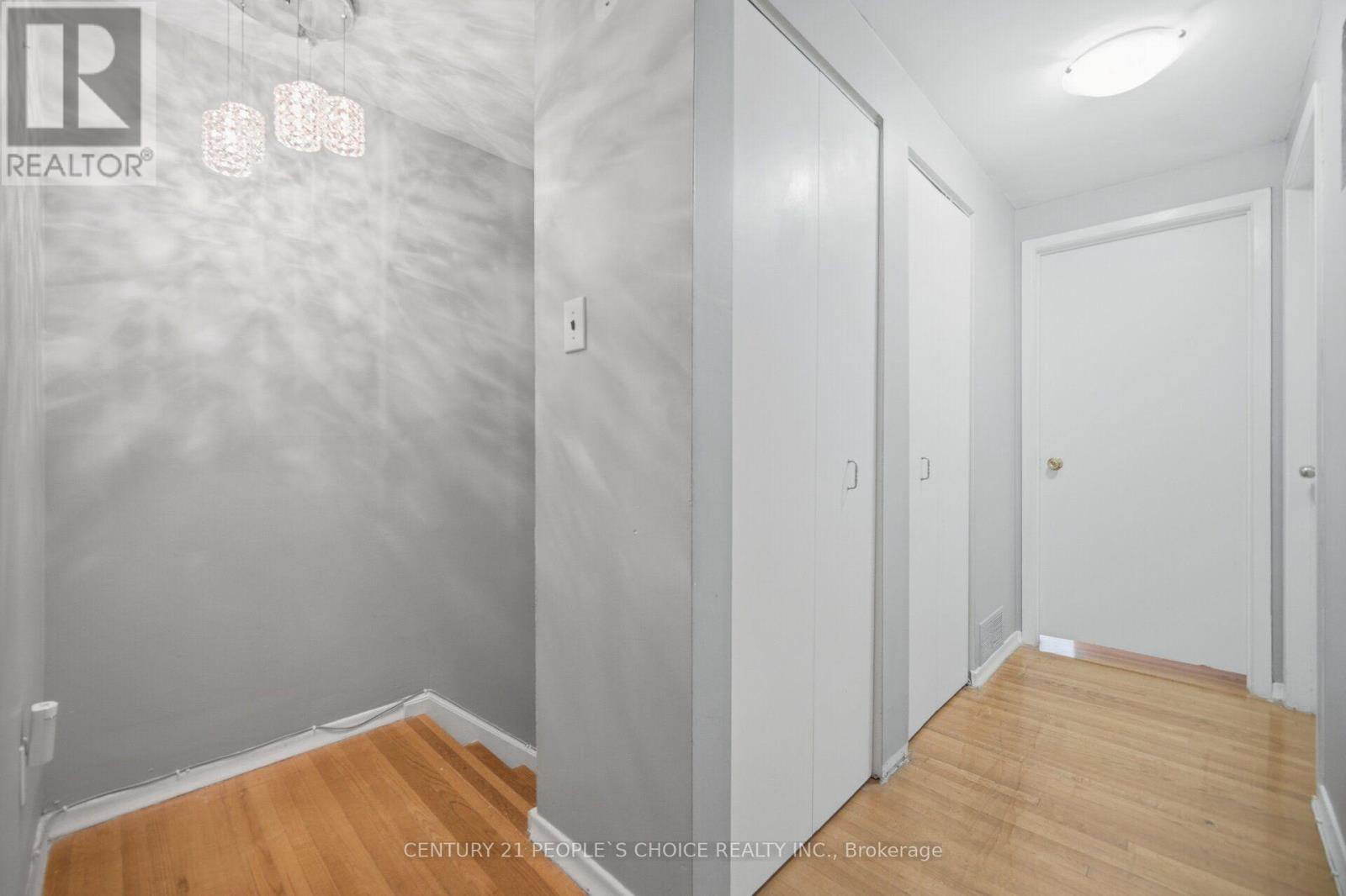 79 Fleetwood Crescent Property Photo 20