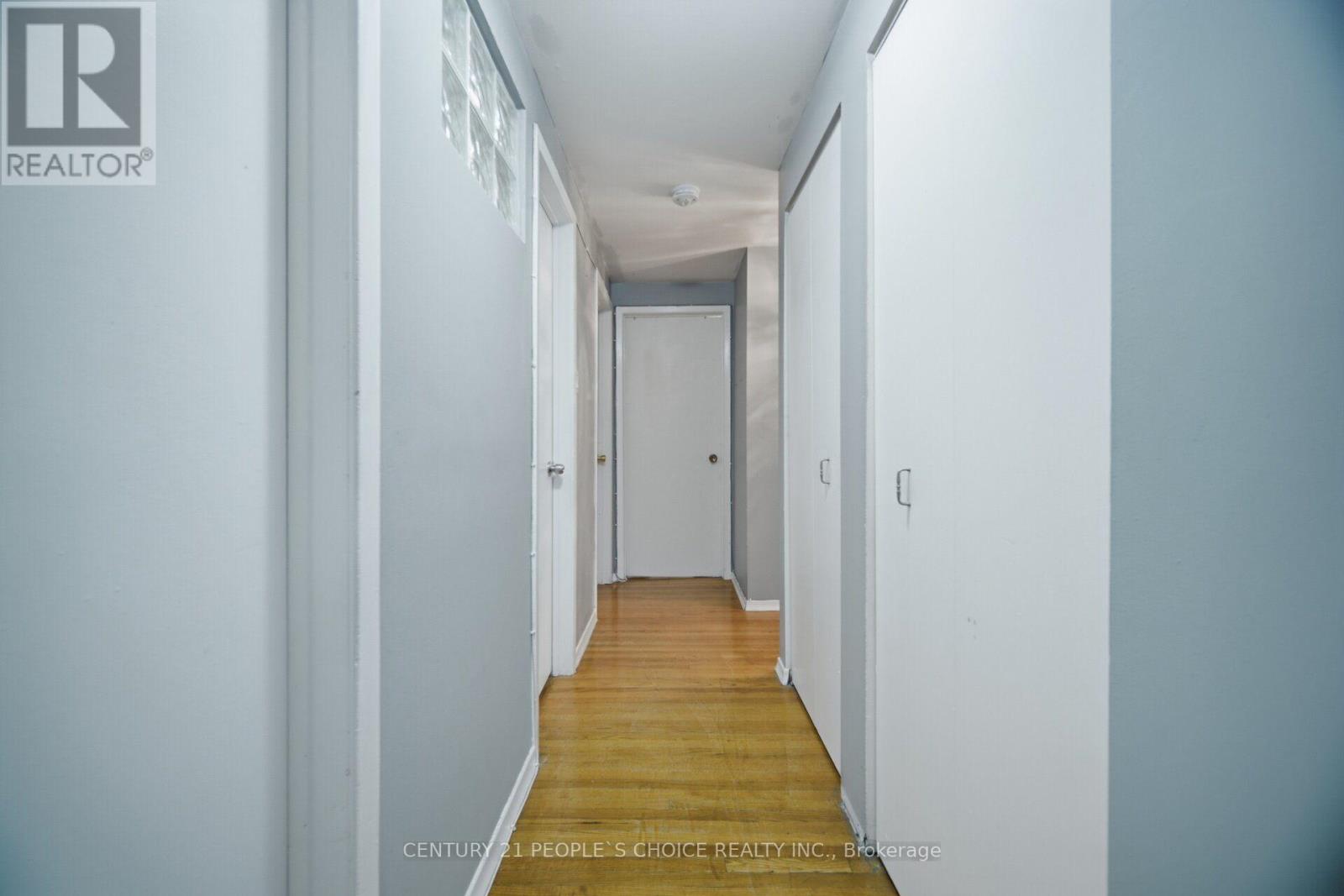 79 Fleetwood Crescent Property Photo 21