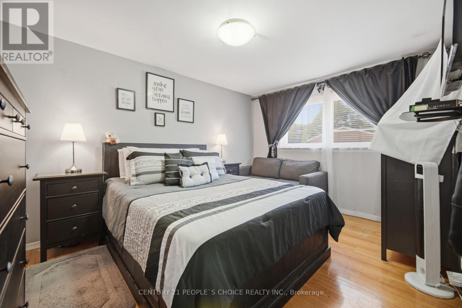 79 Fleetwood Crescent Property Photo 22