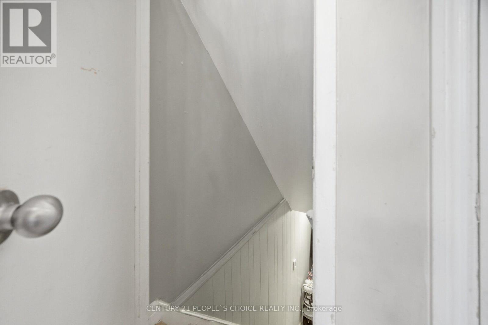 79 Fleetwood Crescent Property Photo 33