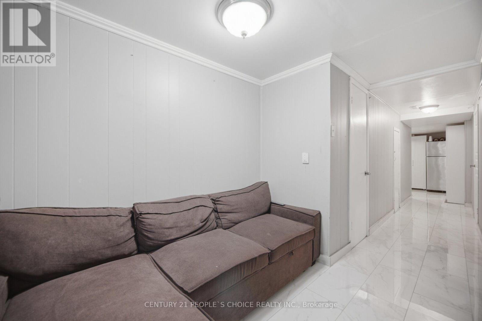 79 Fleetwood Crescent Property Photo 37