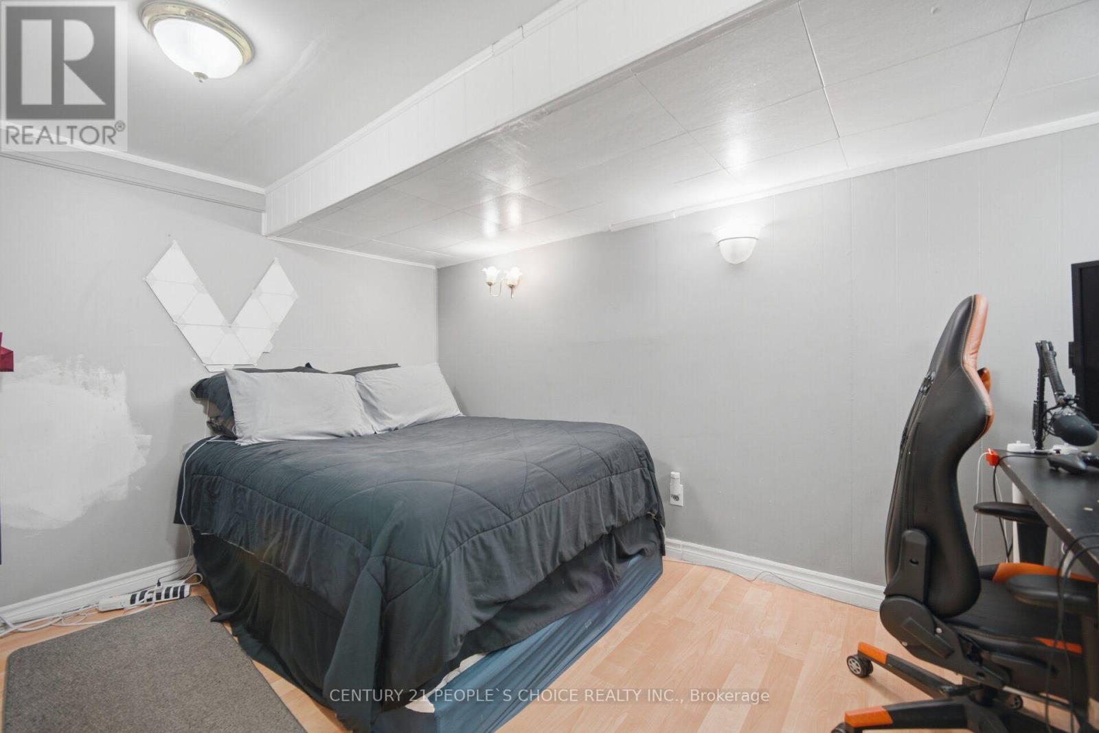 79 Fleetwood Crescent Property Photo 40