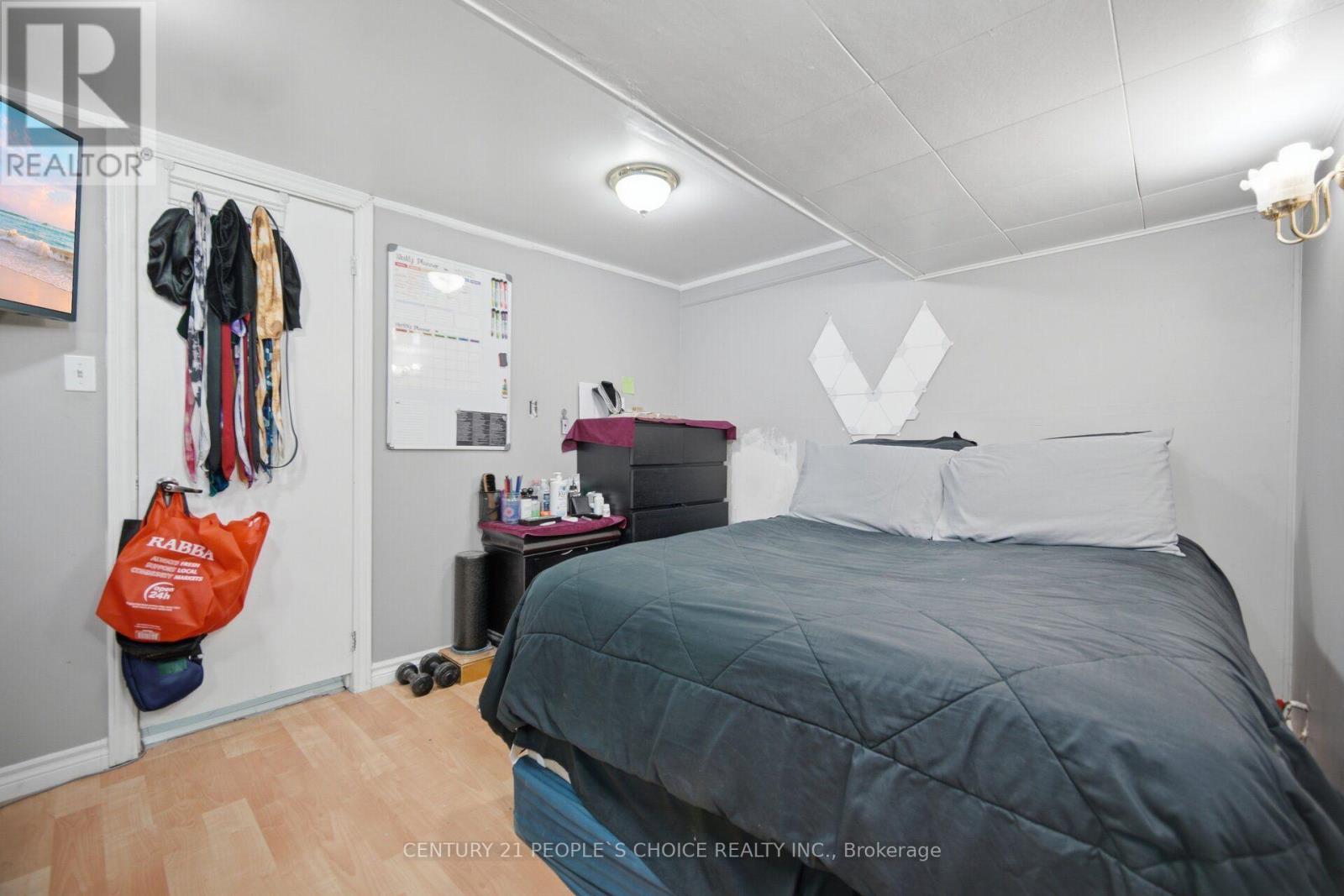 79 Fleetwood Crescent Property Photo 45