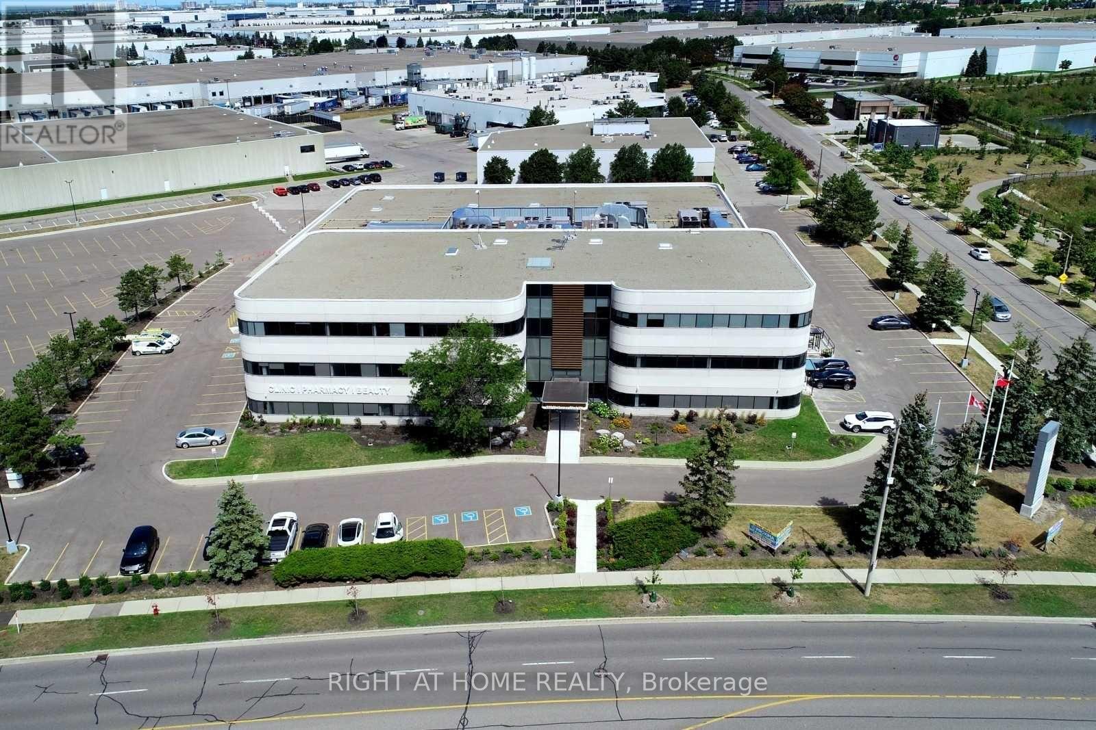 202 - 320 Matheson Boulevard W Property Photo 6