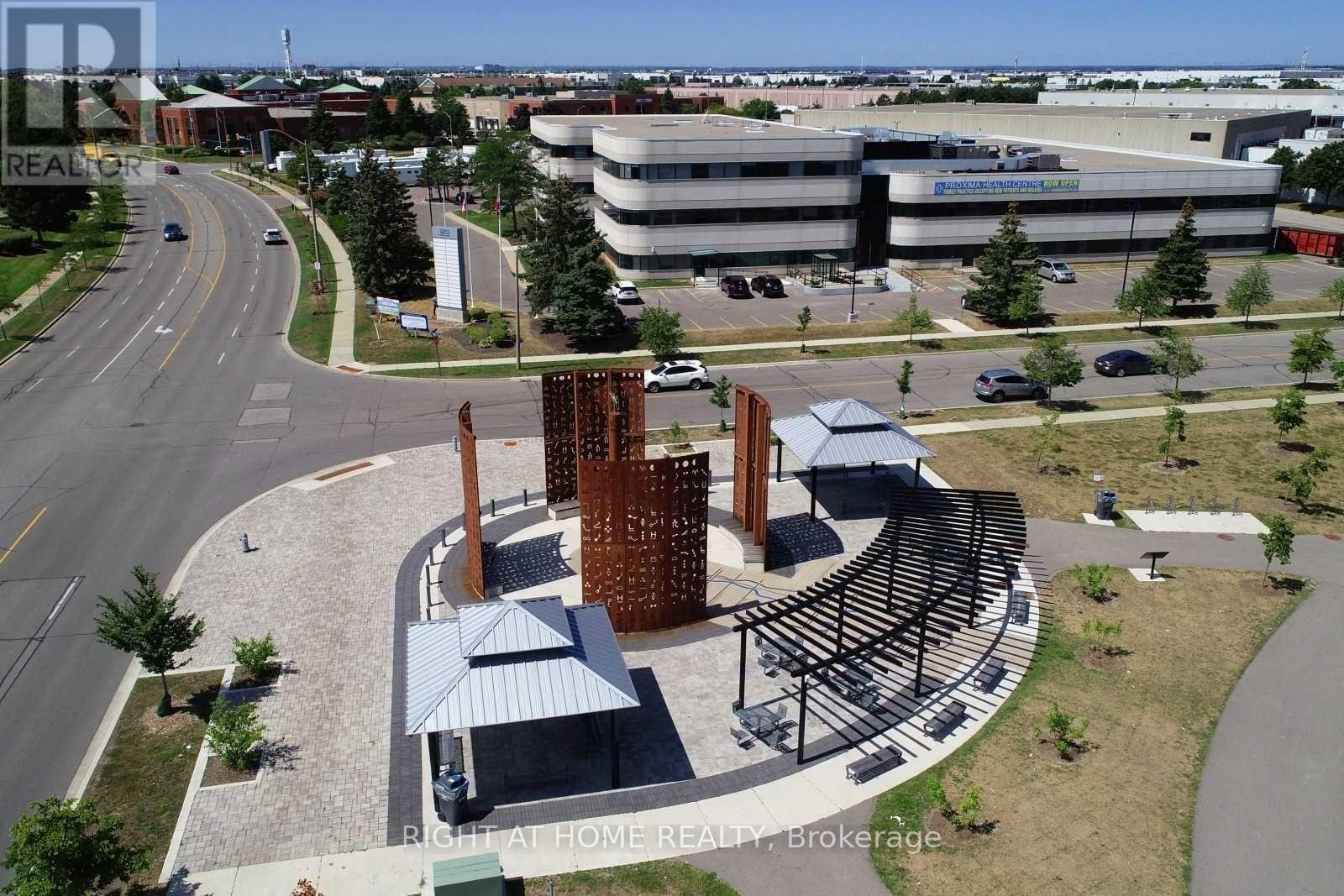 202 - 320 Matheson Boulevard W Property Photo 8