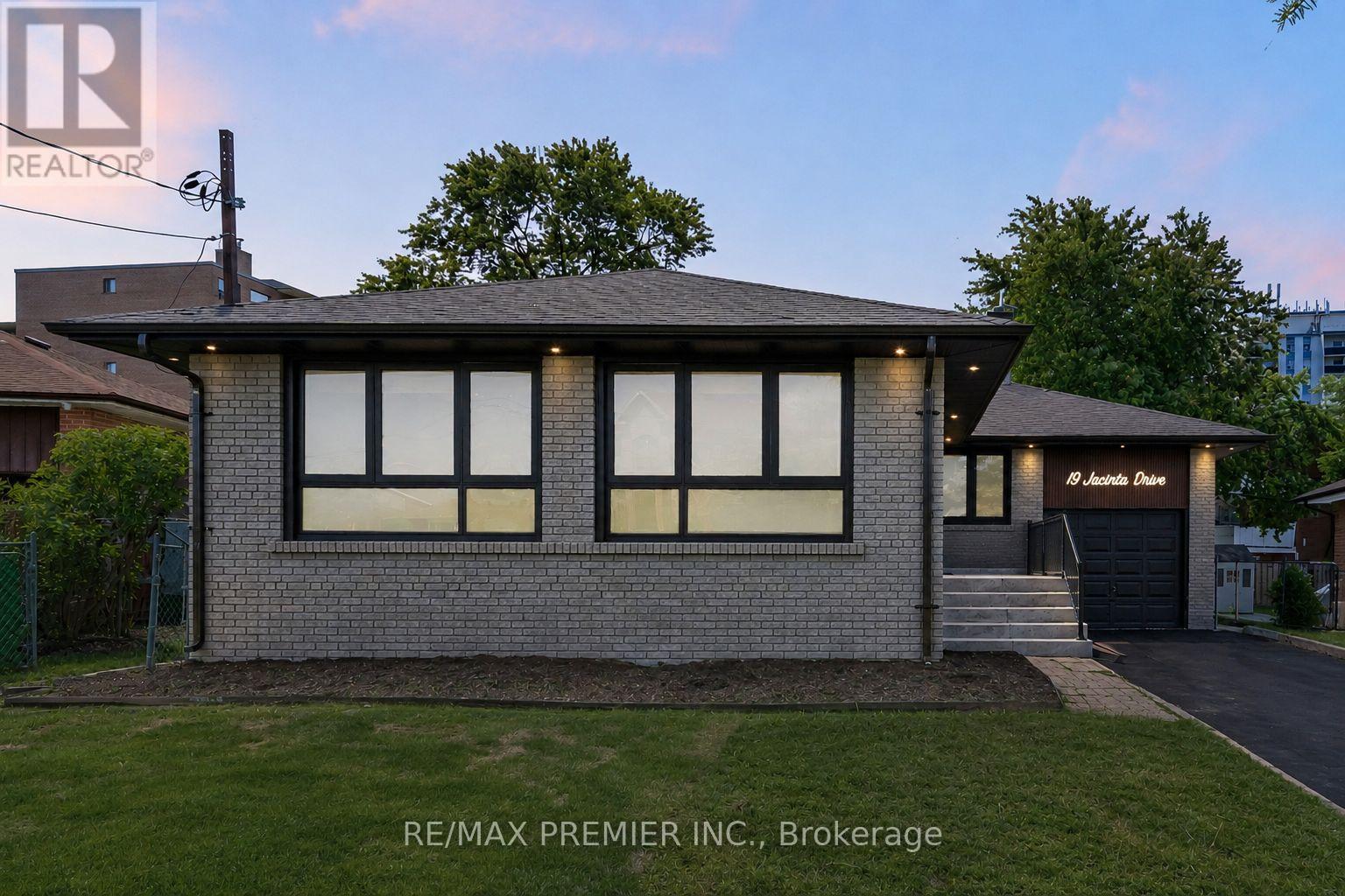 19 Jacinta Drive Property Photo 1