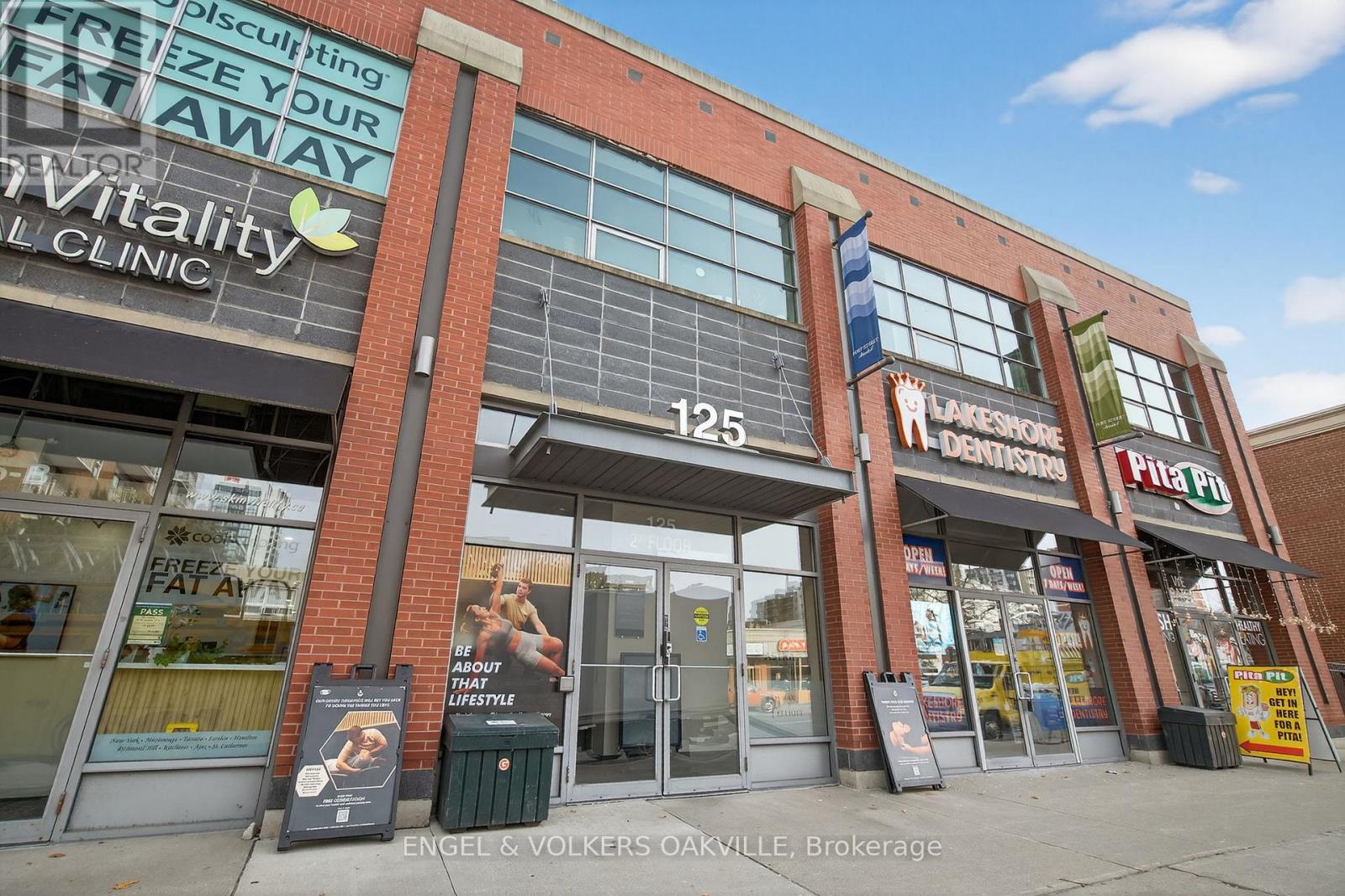 203 - 125 Lakeshore Road E Property Photo 1