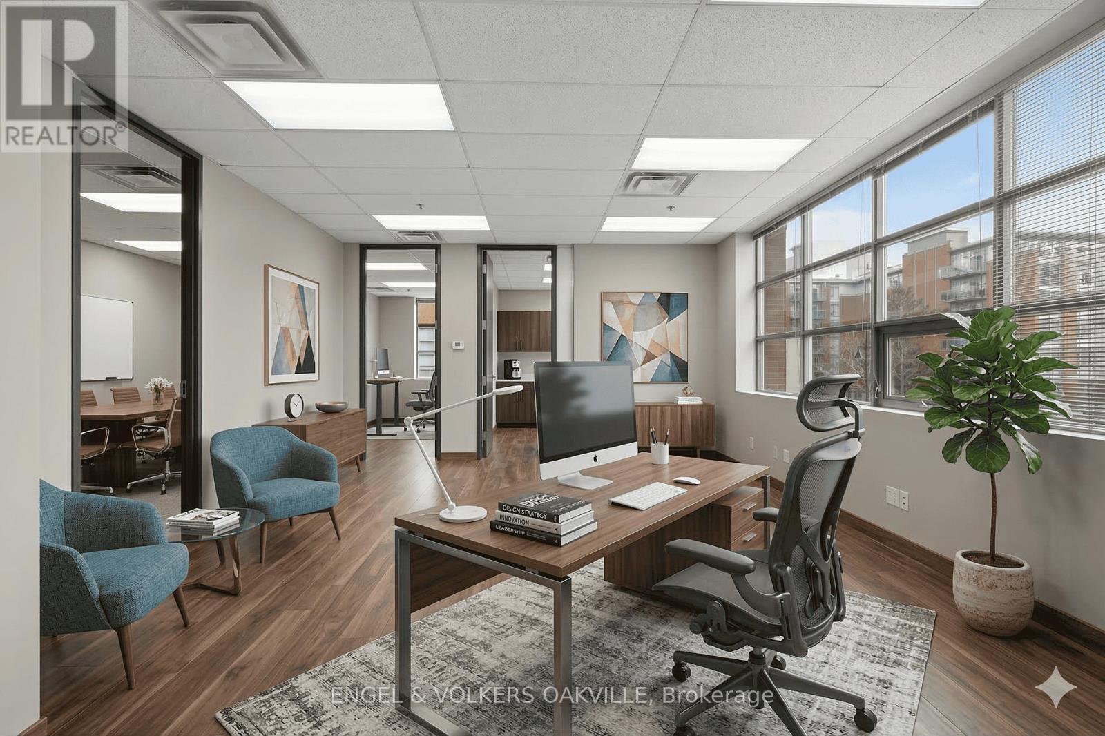 203 - 125 Lakeshore Road E Property Photo 3