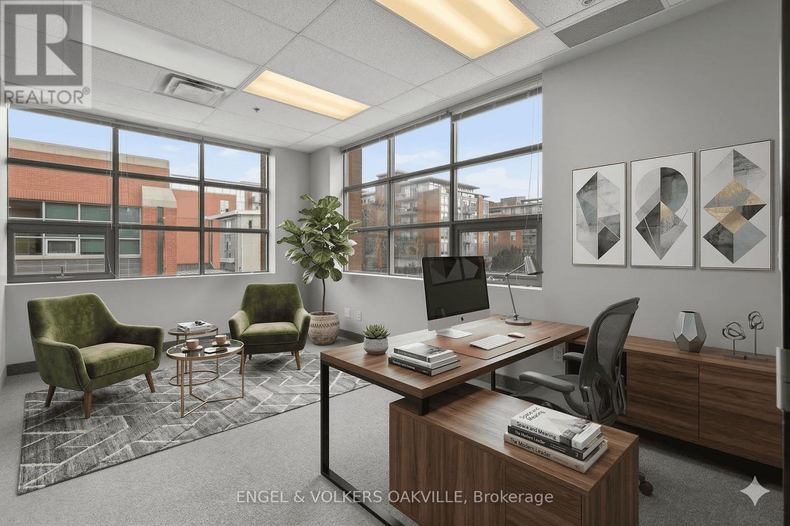 203 - 125 Lakeshore Road E Property Photo 12