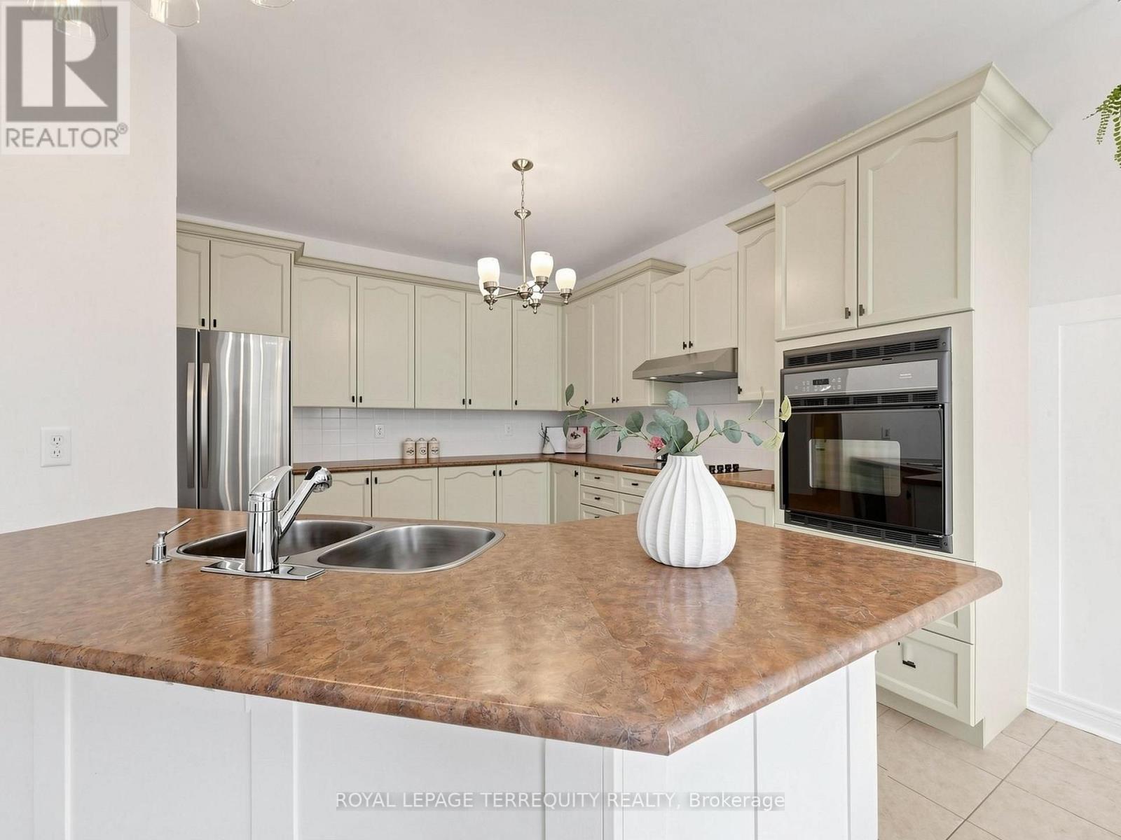 19 Johnson Crescent Property Photo 18
