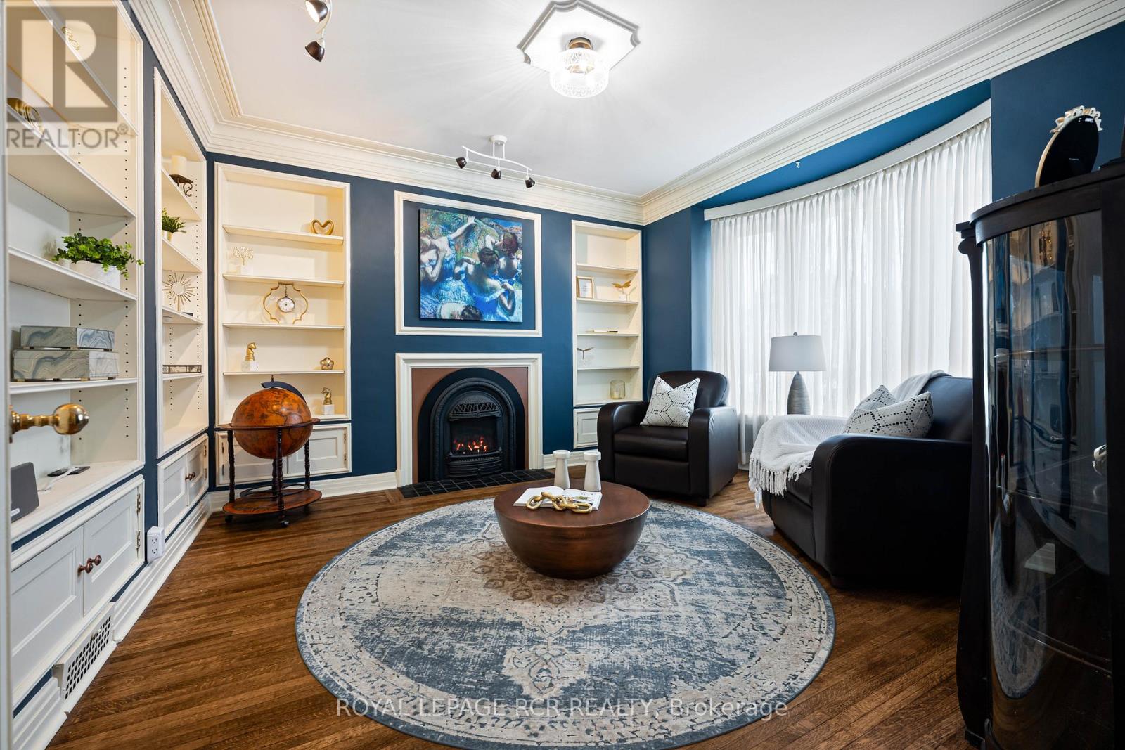 17 First Avenue Property Photo 14