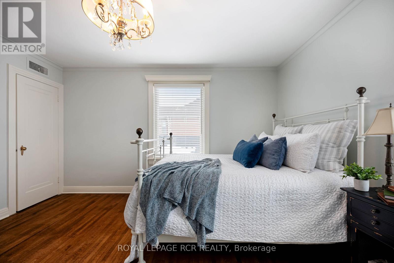 17 First Avenue Property Photo 30