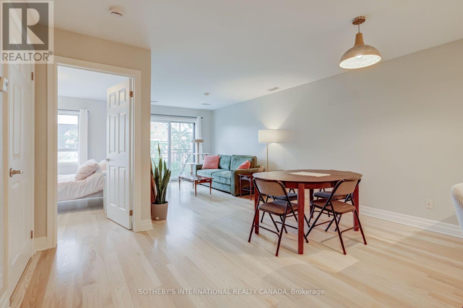 301 - 3069 Lakeshore Boulevard Property Photo 2